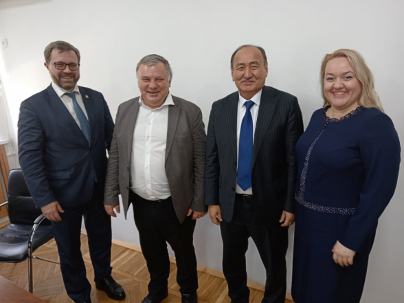 Педиатрический университет помогает Киргизии 5