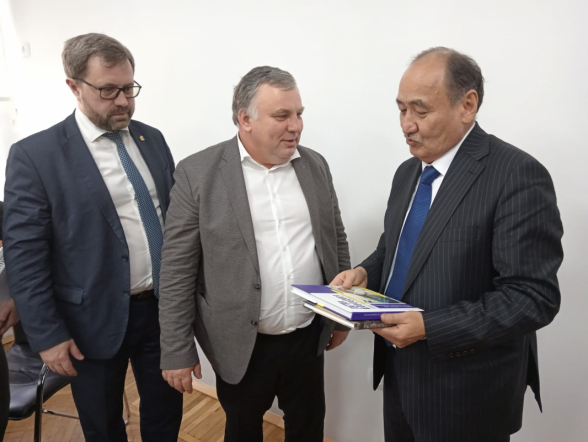 Педиатрический университет помогает Киргизии 8