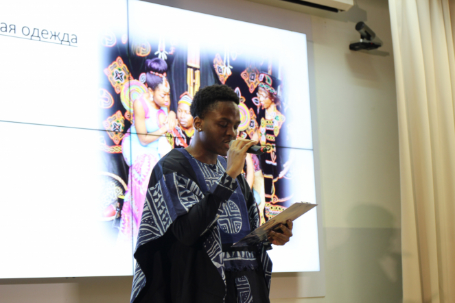 В Педиатрическом университете прошел ежегодный фольклорный фестиваль «Краски мира» 1