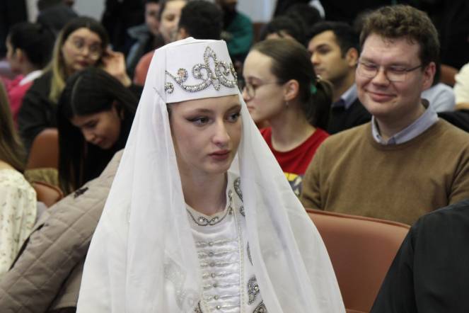 В Педиатрическом университете прошел ежегодный фольклорный фестиваль «Краски мира» 2