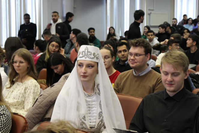 В Педиатрическом университете прошел ежегодный фольклорный фестиваль «Краски мира» 3