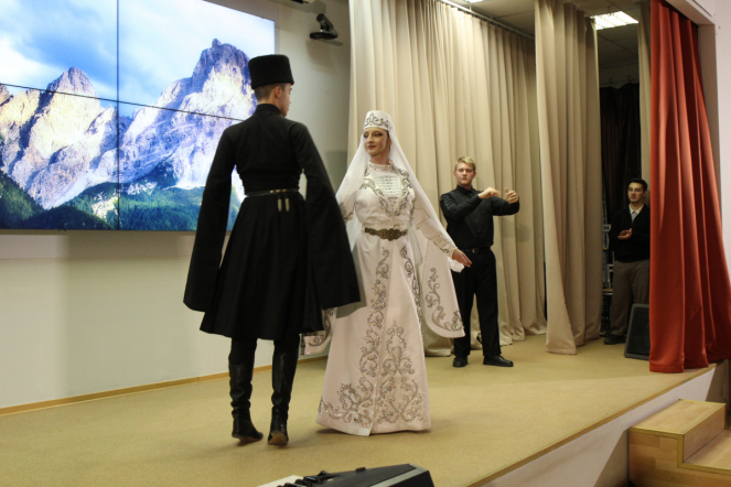 В Педиатрическом университете прошел ежегодный фольклорный фестиваль «Краски мира» 19