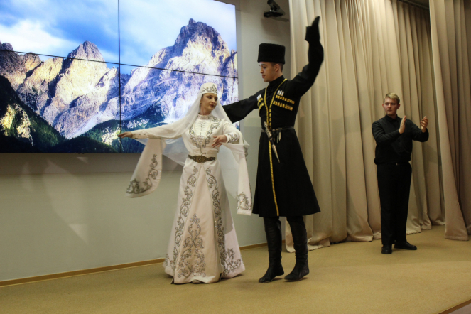 В Педиатрическом университете прошел ежегодный фольклорный фестиваль «Краски мира» 20