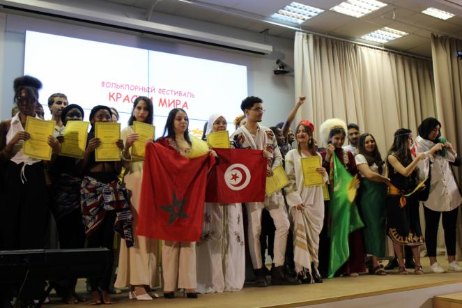 В Педиатрическом университете прошел ежегодный фольклорный фестиваль «Краски мира»