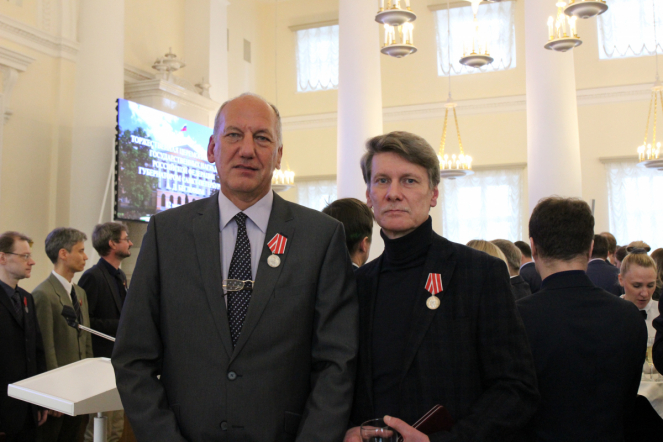 В Смольном вручили государственные награды 2