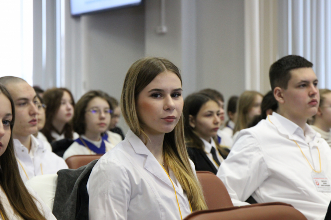 В Педиатрическом университете проходит форум «Будущая профессия врач» 11