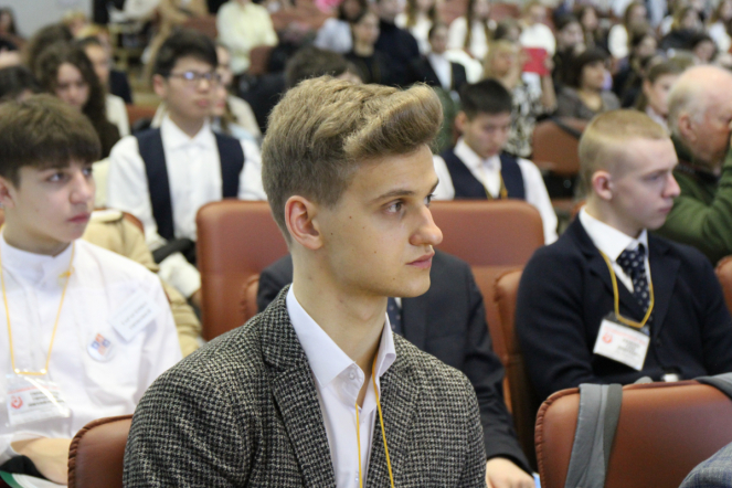 В Педиатрическом университете проходит форум «Будущая профессия врач» 15