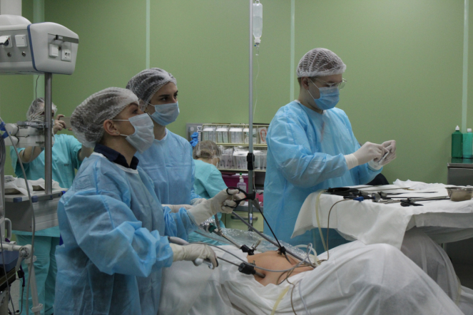 Врачи Педиатрического университета выполнили внутриутробную операцию, чтобы сохранить функцию почек ещё не родившемуся ребёнку