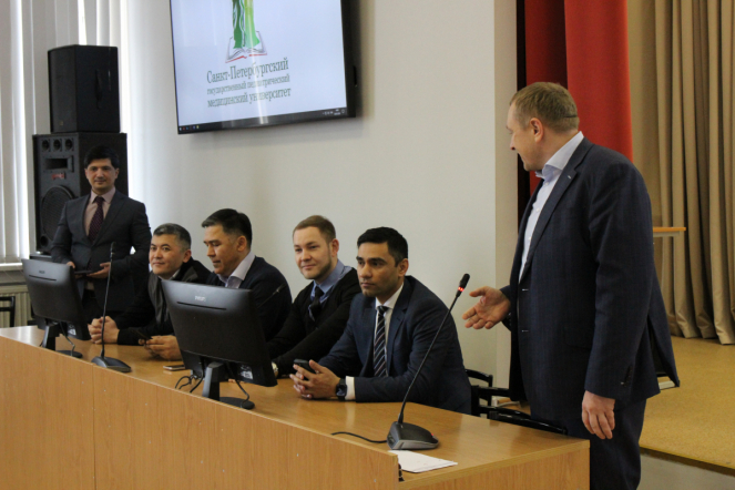 Генеральный консул Узбекистана в Санкт-Петербурге  Абдурахмон Махмудов встретился со студентами СПбГПМУ 5