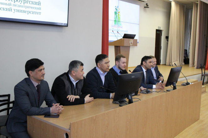 Генеральный консул Узбекистана в Санкт-Петербурге  Абдурахмон Махмудов встретился со студентами СПбГПМУ 6