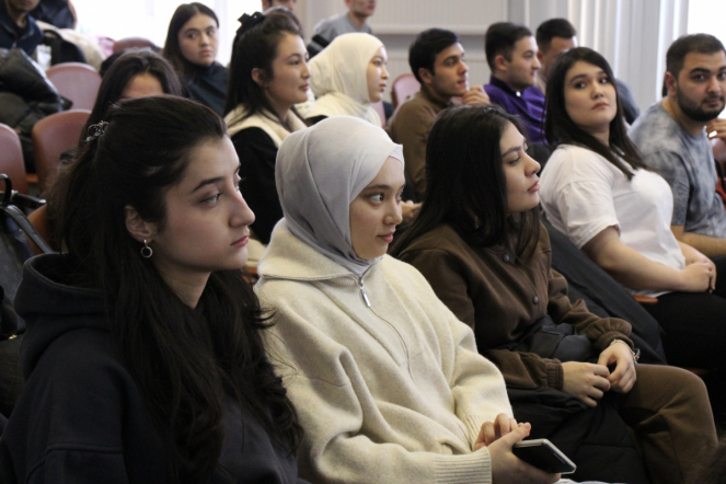 Генеральный консул Узбекистана в Санкт-Петербурге  Абдурахмон Махмудов встретился со студентами СПбГПМУ 16