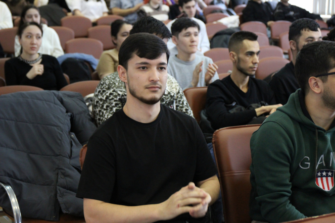 Генеральный консул Узбекистана в Санкт-Петербурге  Абдурахмон Махмудов встретился со студентами СПбГПМУ 17