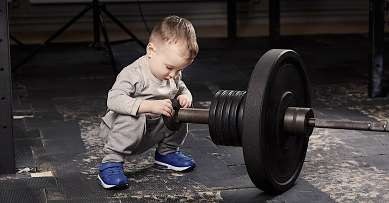 В Педиатрическом  университете провели операцию годовалому малышу, который уронил себе на ногу четырехкилограммовую гантель