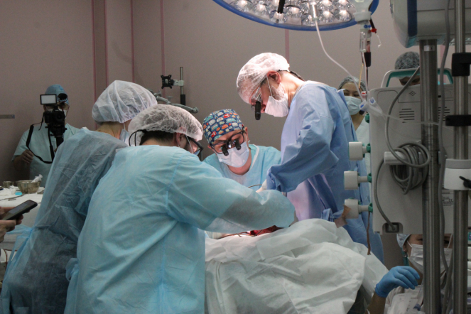 Врачи Педиатрического университета удалили гигантскую опухоль новорожденной девочке 2