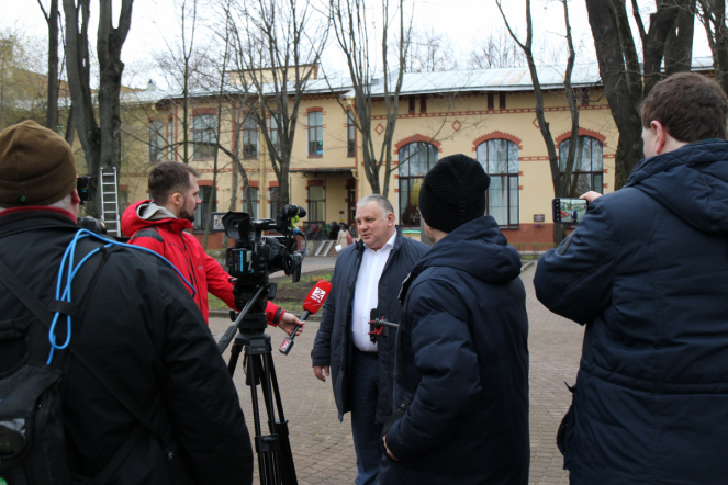 В Педиатрическом университете запустили фонтан и повесили скворечники 3