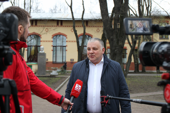 В Педиатрическом университете запустили фонтан и повесили скворечники 4