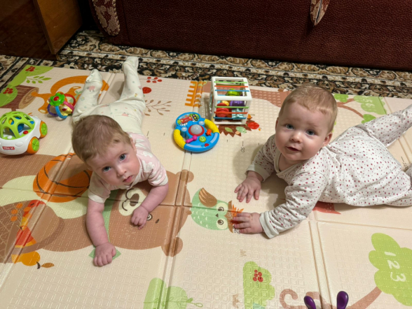 «Об операции напоминает только шрам»: мама пациентки рассказала, как развивается девочка, которую спасли врачи Педиатрического университета 5