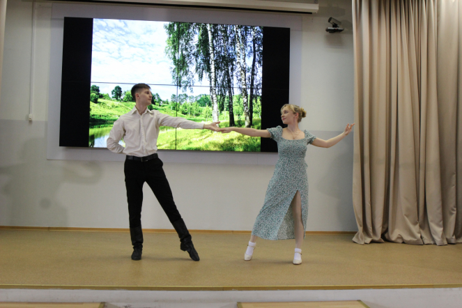 Студенты Педиатрического университета исполнили песни Победы 13