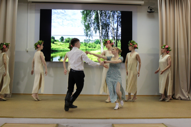 Студенты Педиатрического университета исполнили песни Победы 14