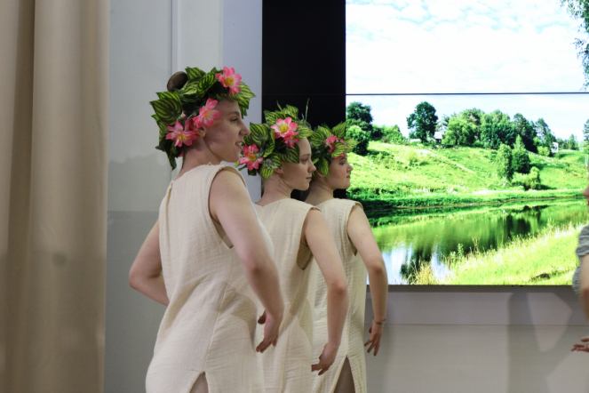 Студенты Педиатрического университета исполнили песни Победы 17