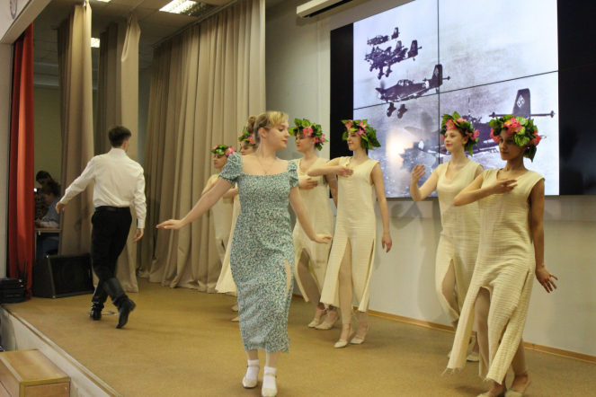 Студенты Педиатрического университета исполнили песни Победы 20