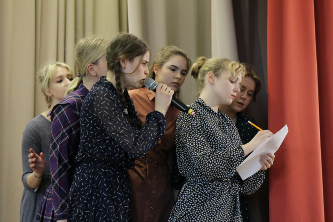 Студенты Педиатрического университета исполнили песни Победы 43