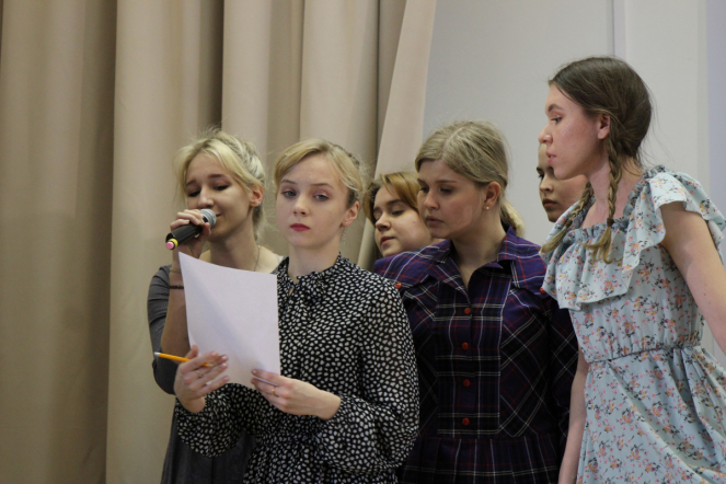 Студенты Педиатрического университета исполнили песни Победы 45