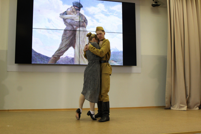 Студенты Педиатрического университета исполнили песни Победы 46