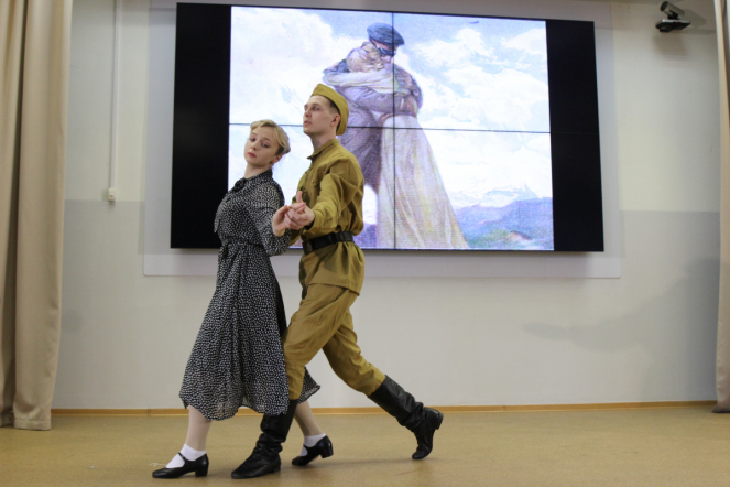 Студенты Педиатрического университета исполнили песни Победы 48