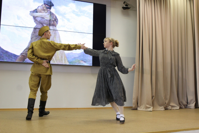 Студенты Педиатрического университета исполнили песни Победы 57