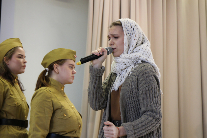 Студенты Педиатрического университета исполнили песни Победы 72