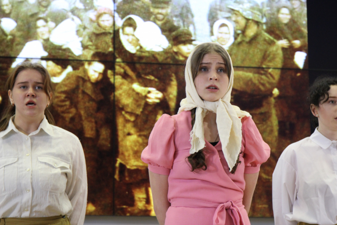 Студенты Педиатрического университета исполнили песни Победы 86