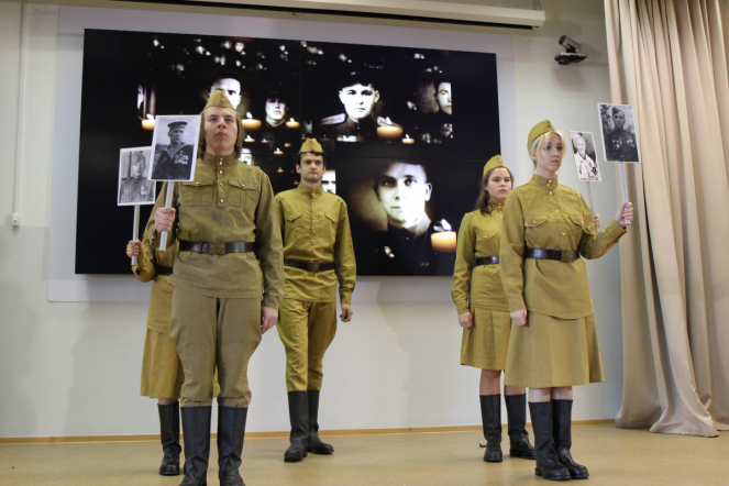 Студенты Педиатрического университета исполнили песни Победы 99