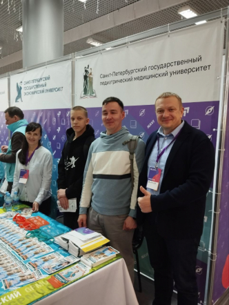 Ответственный секретарь приемной комиссии Педиатрического университета встретился с абитуриентами в Свердловской области 1