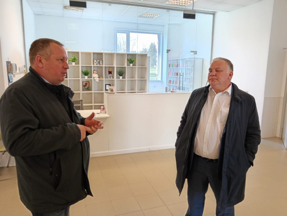 Председатель Общественной палаты Приозерского района Алексей Павлов провёл рабочую встречу по развитию медицинской помощи жителям Плодовского сельского поселения 2