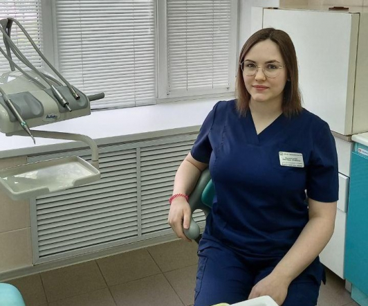 Выпускница Педиатрического университета приступила к работе в стоматологической поликлинике Великих Лук