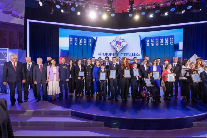 Студентка Педиатрического университета Диёра Ачилова - лауреат премии «Горячее сердце» 4