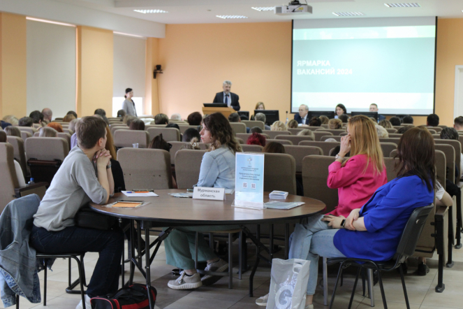 В Педиатрическом университете прошла ярмарка вакансий 14