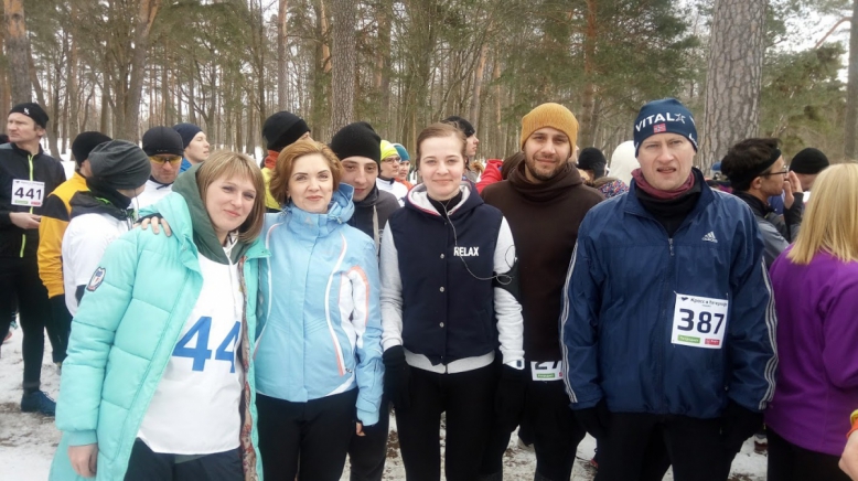 Команда сотрудников СПбГПМУ приняла участие в спортивном кроссе в Петергофе 1