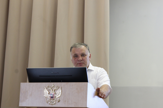 Церемония открытия конгресса ординаторов началась с награждения студентов вуза, оказавших помощь посетителю торгово-развлекательного комплекса «Европолис» 6