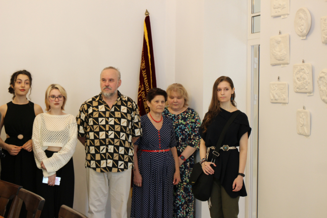 В музее Педиатрического университета открылась выставка работ студентов Санкт-Петербургского государственного института кино и телевидения «Мир семьи» 8