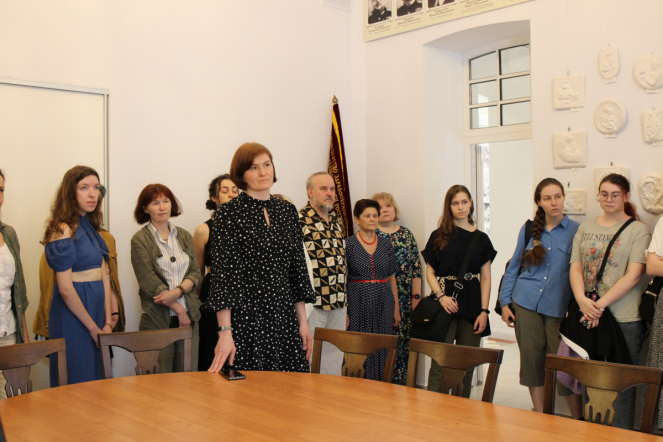 В музее Педиатрического университета открылась выставка работ студентов Санкт-Петербургского государственного института кино и телевидения «Мир семьи» 14