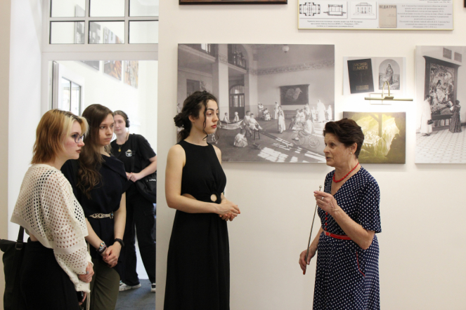 В музее Педиатрического университета открылась выставка работ студентов Санкт-Петербургского государственного института кино и телевидения «Мир семьи»