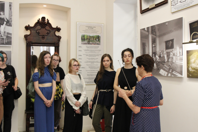 В музее Педиатрического университета открылась выставка работ студентов Санкт-Петербургского государственного института кино и телевидения «Мир семьи» 20