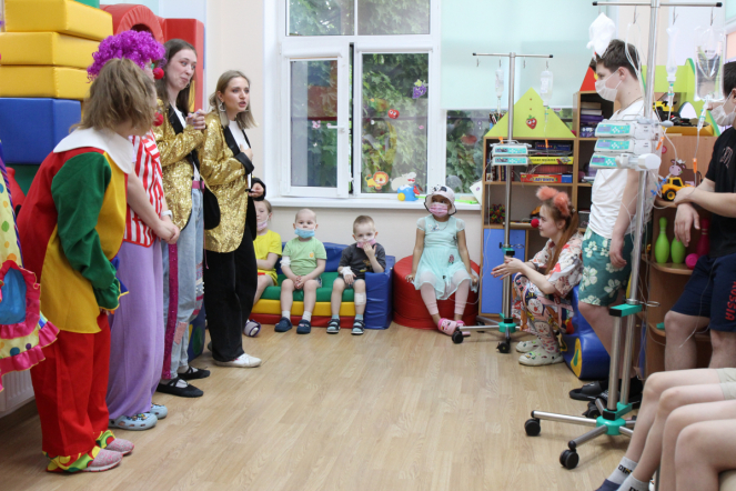 В Педиатрическом университете состоялся праздник для пациентов онкогематологического отделения клиники вуза 1