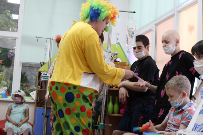 В Педиатрическом университете состоялся праздник для пациентов онкогематологического отделения клиники вуза 2