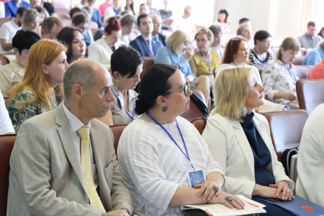 В Санкт-Петербурге стартовал крупнейший конгресс по охране здоровья ребёнка 20