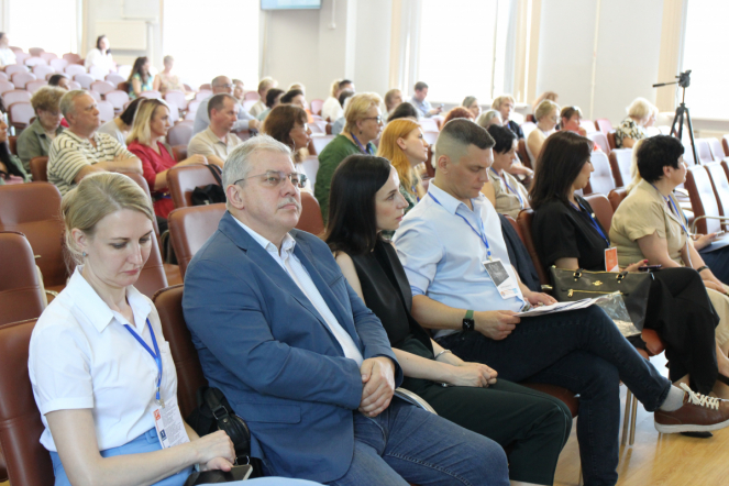 Ректор Педиатрического университета провёл открытое совещание главных неонатологов России 6