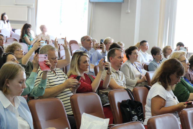 Ректор Педиатрического университета провёл открытое совещание главных неонатологов России 7