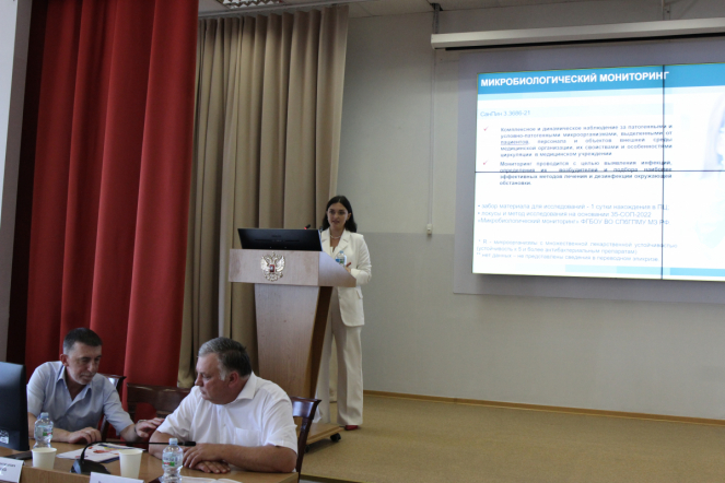 Ректор Педиатрического университета провёл открытое совещание главных неонатологов России 11